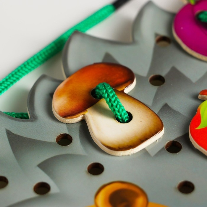 Шнуровка фигурная &laquo;Ёжик на ножках&raquo;