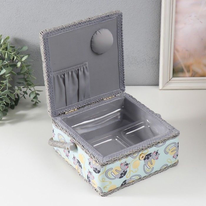 Шкатулка для рукоделия Шкатулка для рукоделия "Котята на клубках" 20х20х11 см