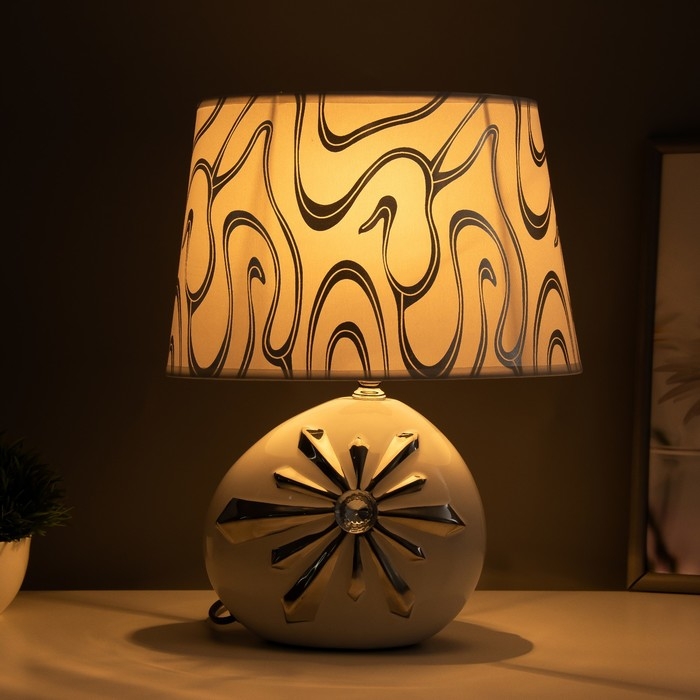 Настольная лампа Настольная лампа "Зара" Е14 40Вт белый серебро 25,5х18х35см