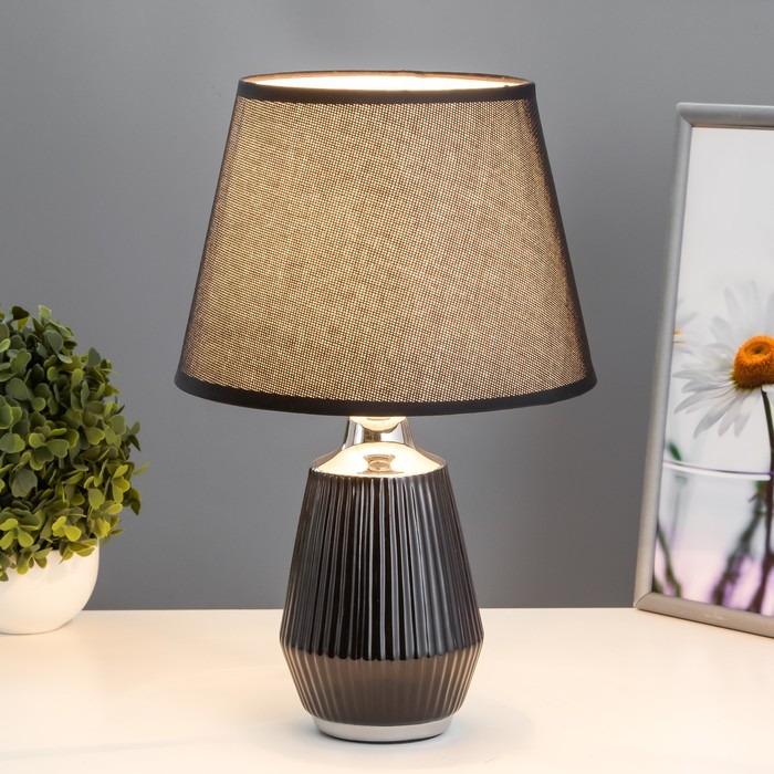 Настольная лампа "Бари" Е14 40Вт черный 22,5х22,5х35 см RISALUX