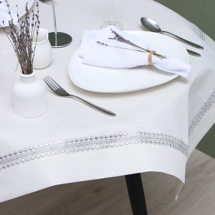 Скатерть Этель со стразами, 85 х 85 &plusmn;5 см, цвет молочный, п/э
