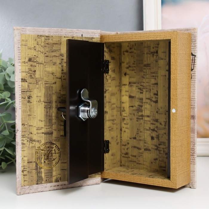 Сейф-книга дерево кожзам Сейф-книга дерево кожзам "Фонарный столб" 21х13х5 см