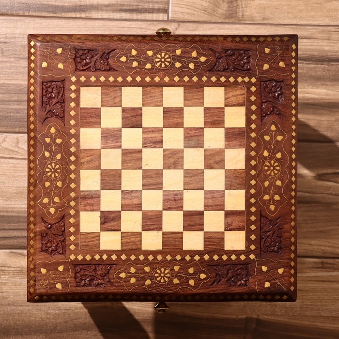 Столик шахматный 37х37х40 см, с фигурами, дерево шишам