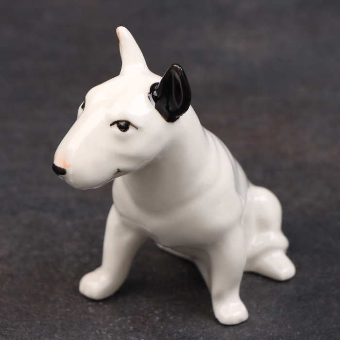 Статуэтка фарфоровая &laquo;Бультерьер черное ухо&raquo;, 10 см, авторская роспись