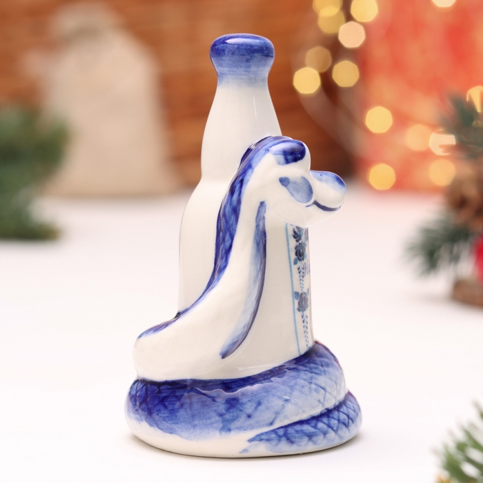Сувенир "Змея с бутылкой", гжель