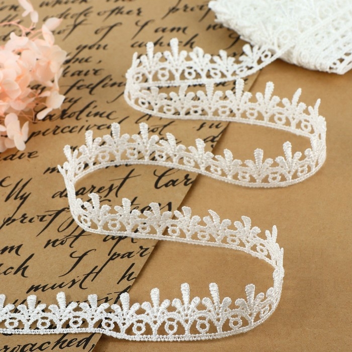 Кружево гипюровое, 20 мм &times; 14 &plusmn; 1 м, цвет белый