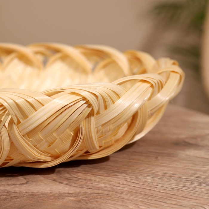 Корзинка плетёная, из бамбука 23х23х6 см