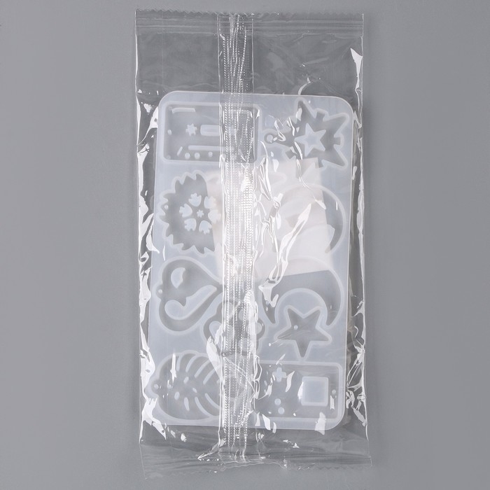 Форма силиконовая универсальная для создания сережек, кулонов, брелков - 12 шт. Форма силиконовая универсальная для создания сережек, кулонов, брелков - 12 шт.