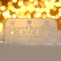 Форма силиконовая универсальная, подвеска &laquo;Снежинки&raquo; 3 в 1, размер от 5,2 до 5,6 см