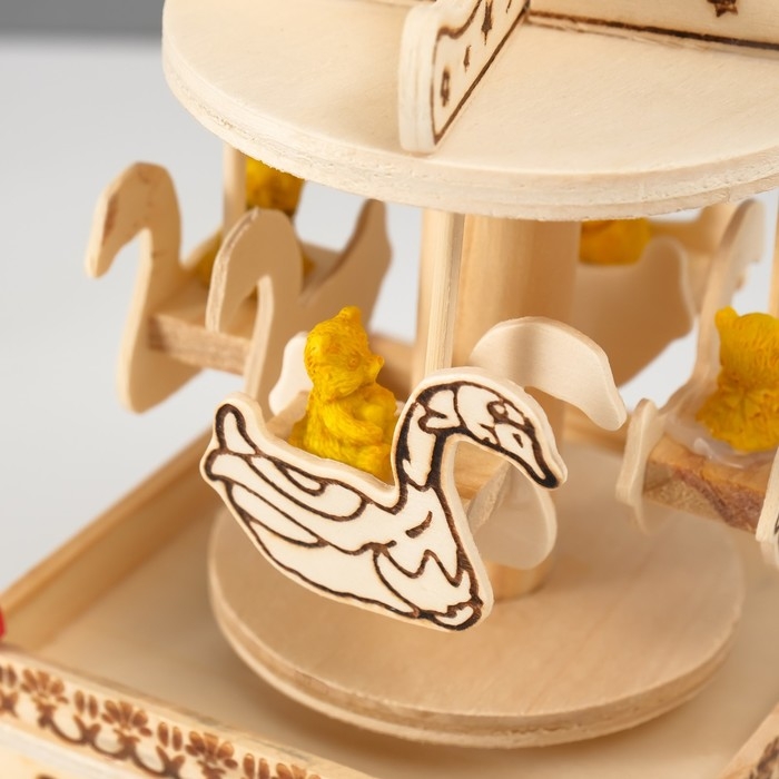 Сувенир дерево музыкальный механический "Карусель - мишка на лебеде" 10х10х19 см