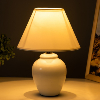 Лампа настольная "Азалия "E14, 220V, белая RISALUX Лампа настольная "Азалия "E14, 220V, белая RISALUX