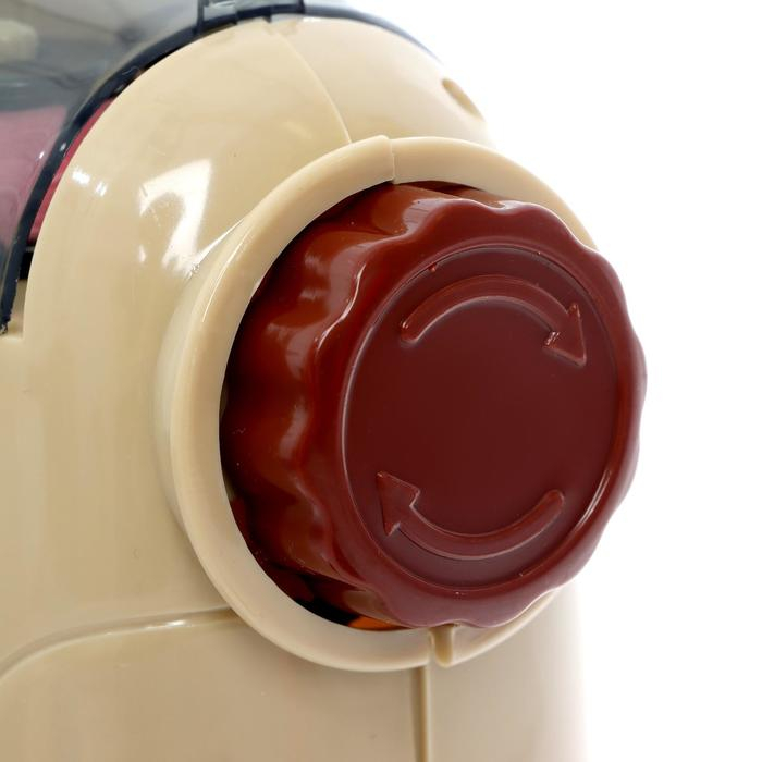 Швейная машинка «Умелица», свет Швейная машинка «Умелица», свет