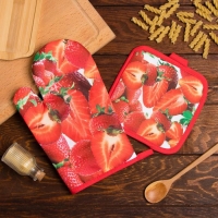 Кухонный набор Доляна &laquo;Клубника&raquo;, прихватка 17*17 см, рукавица 26*16 см,100% п/э