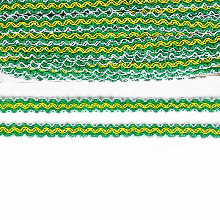 Тесьма бело-зелёно-желтая, ширина 1,2 см, в упаковке 50 м