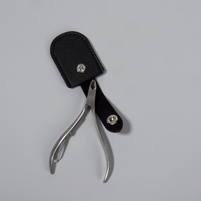 Чехол для хранения маникюрных инструментов, на кнопке, 6,8 &times; 3,8 см, цвет чёрный