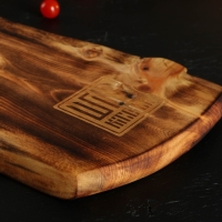 Доска разделочная в обжиге с кровостоком Wild Kitchen, 50&times;20-25&times;2,5 см, цельный массив кедра