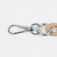 Цепочка для сумки, с карабинами, пластиковая, 23 &times; 17 мм, 30 см, цвет светло-коричневый/серебряный