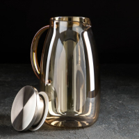 Кувшин для воды стеклянный с металлической крышкой «Богема», 1,8 л, 15×25 см, цвет золотой Кувшин для воды стеклянный с металлической крышкой «Богема», 1,8 л, 15×25 см, цвет золотой