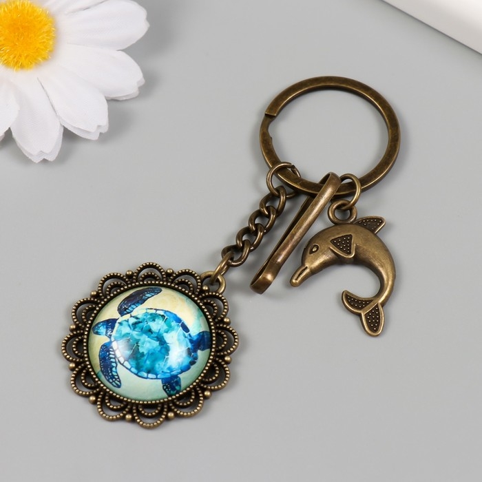 Брелок металл, стекло с карабином Брелок металл, стекло с карабином "Дельфин и черепашка в медальоне" бронза 9,5 см