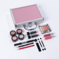 Набор профессиональной косметики"Miss Young" №9 Набор профессиональной косметики"Miss Young" №9