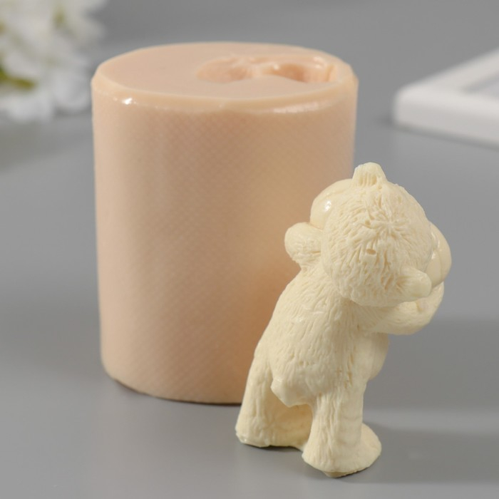 Молд силиконовый "Мишка с большим сердцем" 9х5,5х4,5 см МИКС