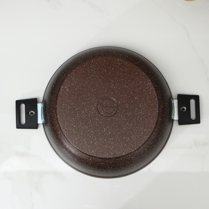 Сотейник, d=30 cм, h=8,5 см, съёмные ручки, стеклянная крышка, антипригарное покрытие, цвет коричневый Сотейник, d=30 cм, h=8,5 см, съёмные ручки, стеклянная крышка, антипригарное покрытие, цвет коричневый