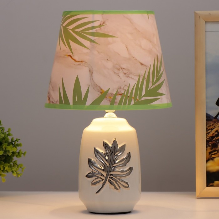 Настольная лампа "Монстера" E14 40Вт золото 20х20х30 см RISALUX