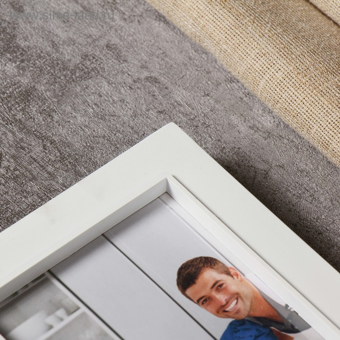 Фоторамка пластик на 18 фото 10х15 см Фоторамка пластик на 18 фото 10х15 см "Генеалогическое дерево" белая 46х89,5 см