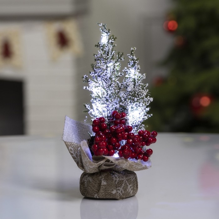 Светодиодная фигура &laquo;Ёлочка в снегу&raquo;, 10 &times; 19 &times; 5 см, пластик, батарейки CR2032х2 (в комплекте), свечение белое