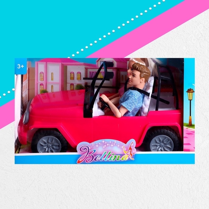 Набор кукол &laquo;Семья&raquo; на машине