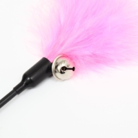 Дразнилка пуховая с бубенчиком "Светлячок", розовая Дразнилка пуховая с бубенчиком "Светлячок", розовая