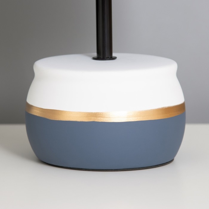 Лампа настольная "Айше" 1х40Вт Е14 белый/фиолетовый 18х18х32см