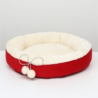Лежанка "Снежок", 56 х 46 х 13 см, красный Лежанка "Снежок", 56 х 46 х 13 см, красный