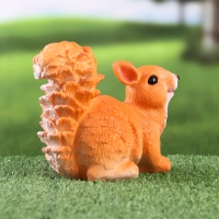 Садовая фигура "Бельчонок" 8х14х15см /// Садовая фигура "Бельчонок" 8х14х15см ///