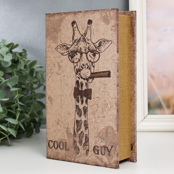 Сейф-книга дерево кожзам Сейф-книга дерево кожзам "Жираф в очках и с сигарой" 21х13х5 см