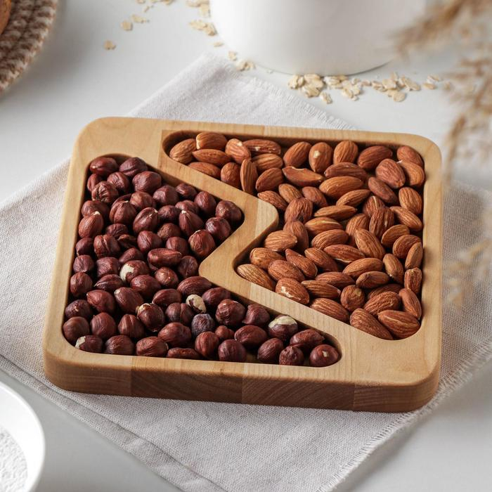 Менажница квадратная Доляна &laquo;Авеллино&raquo;, 18&times;18&times;1,8 см см, 2 секции, берёза, пропитана маслом