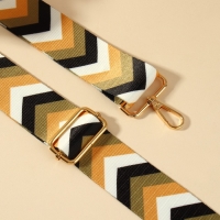 Ручка для сумки &laquo;Орнамент галки&raquo;, стропа, с карабинами, 139 &plusmn; 3 &times; 3,8 см, цвет бежевый/белый/чёрный