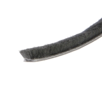 Уплотнитель щеточный самоклеящийся ТУНДРА, 9х5 мм, серый,10 м. Уплотнитель щеточный самоклеящийся ТУНДРА, 9х5 мм, серый,10 м.