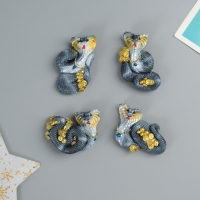 Магнит полистоун "Змей тёмный с монетками" МИКС 6,5х3,8х2 см Магнит полистоун "Змей тёмный с монетками" МИКС 6,5х3,8х2 см