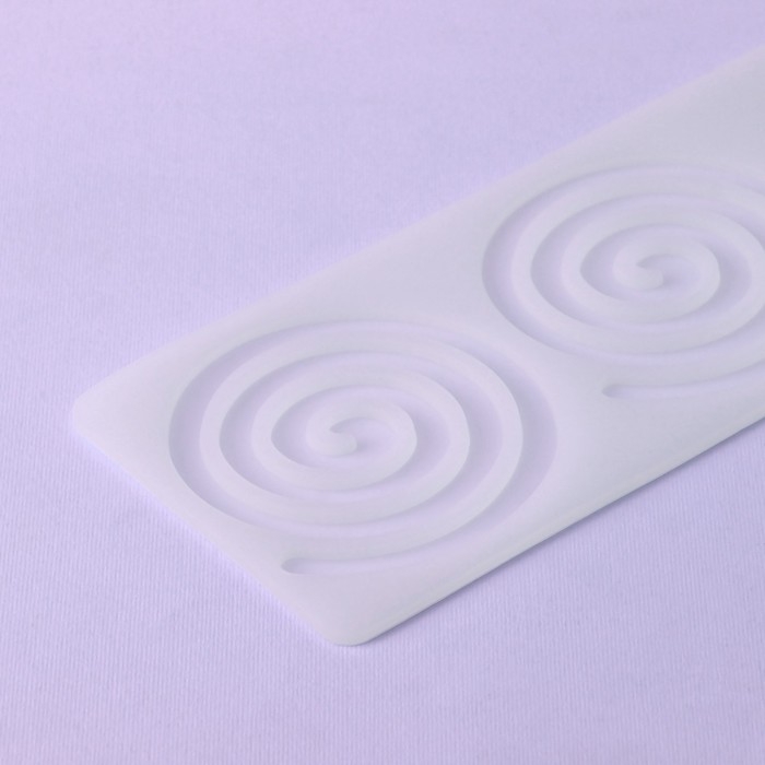 Форма для шоколада «Спираль», силикон, 3 ячейки, 24,5×9×0,3 см, цвет прозрачный Форма для шоколада «Спираль», силикон, 3 ячейки, 24,5×9×0,3 см, цвет прозрачный