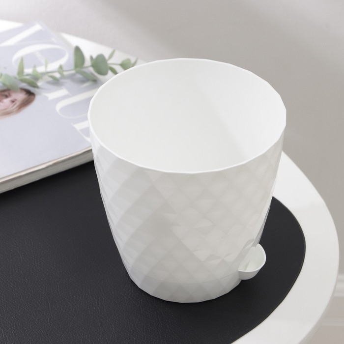 Горшок для цветов с прикорневым поливом «Румба», 1,5 л, цвет белый Горшок для цветов с прикорневым поливом «Румба», 1,5 л, цвет белый