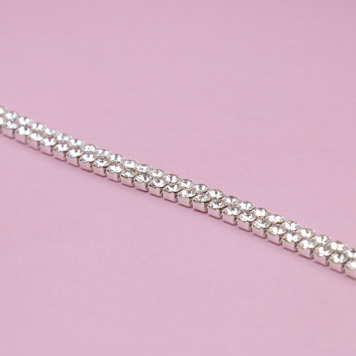 Цепь со стразами, 2 ряда, металл, стекло, 4 мм, 4,5 &plusmn; 0,5 м, цвет серебряный
