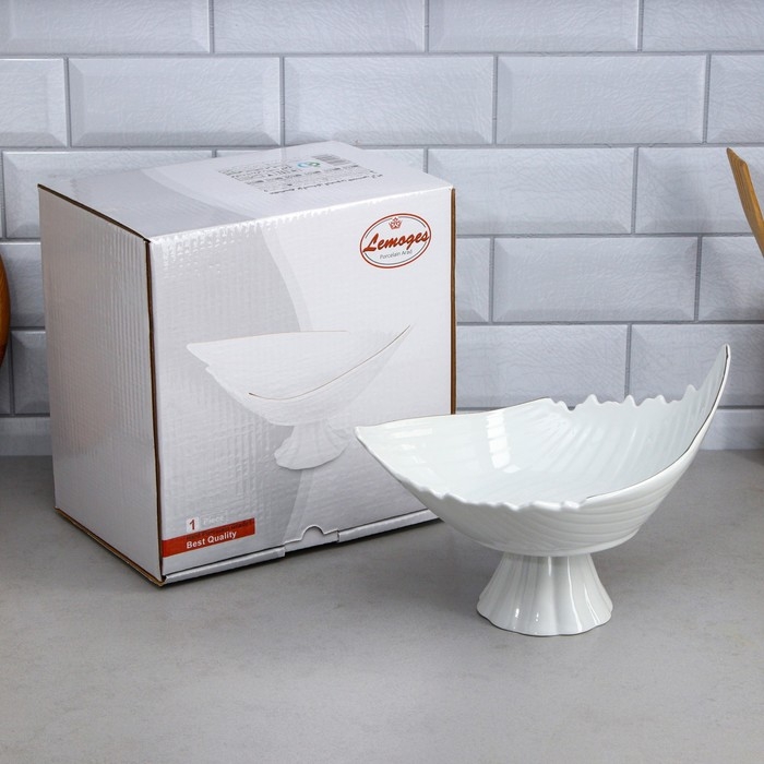 Фруктовница, 1 л, золотая обводка, фарфор, Иран Фруктовница, 1 л, золотая обводка, фарфор, Иран