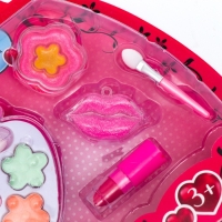 Набор косметики для девочки «Клубничка и аксессуары» Набор косметики для девочки «Клубничка и аксессуары»