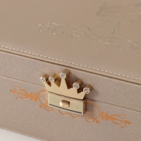 Шкатулка кожзам для украшений "Царица" светлое золото 18х27х9 см Шкатулка кожзам для украшений "Царица" светлое золото 18х27х9 см