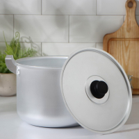 Кастрюля алюминиевая, 8 л, металлическая крышка Кастрюля алюминиевая, 8 л, металлическая крышка