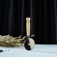 Нож для пиццы и теста Доляна &laquo;Классик&raquo;, 18 см, цвет бежевый