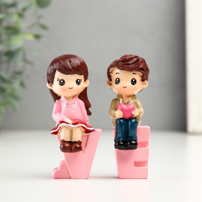 Сувенир полистоун "Парочка на буквах" набор 4 шт 2,3х1,4х3,9 3х1,6х3,9 3х3,2х9 3,6х3,5х9,2см   99029