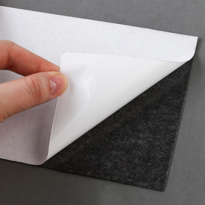 Магнитная лента на клеевой основе, чёрная, 17&times;12,5 см