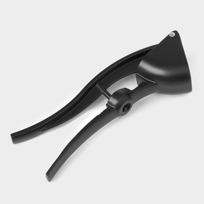 Пресс для чеснока Magistro Alum black, с выталкивателем косточек, цвет чёрный Пресс для чеснока Magistro Alum black, с выталкивателем косточек, цвет чёрный